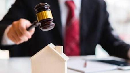 Rimini. Coppia di anziani 75enni sotto sfratto: «Affitti folli. Cerchiamo una nuova casa e possiamo pagare solo 500 euro al mese»