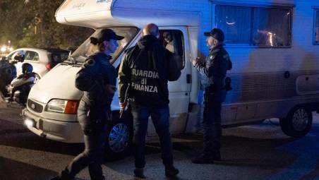 Imola, per Halloween la Finanza sequestra 120 dosi di droghe da spacciare