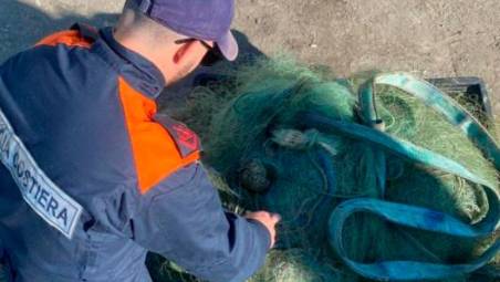 Cesenatico, pesca abusiva in mare: sequestrati oltre mille metri di reti illegali