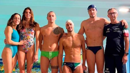 Il gruppo dell’Imolanuoto in collegiale a Livigno con Cesare Casella