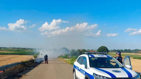 Imola, incendio di sterpaglie su più fronti fra via Correcchiello e l’autostrada