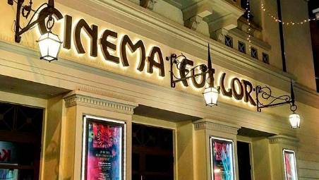 Rimini, film, brindisi e panettone al Cinema Fulgor