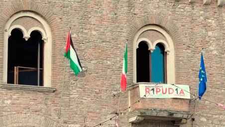 Bertinoro. Sul Balcone della Romagna sventola la bandiera della Palestina
