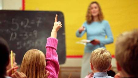 Scuola e spring break in Romagna, i docenti combattuti “Prima si risolva il precariato”