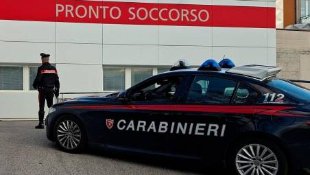 Cesena, prende a pugni le infermiere e danneggia le attrezzature del Pronto Soccorso: 20enne arrestato