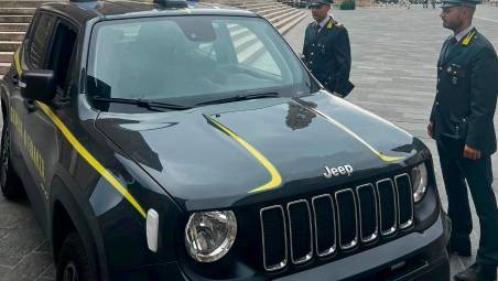Rolex, auto di lusso e conti correnti: sequestro milionario della Finanza contro la frode “apri e chiudi” tra Faenza e Forlì