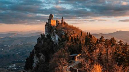 San Marino, Fitch alza l’outlook da stabile a positivo