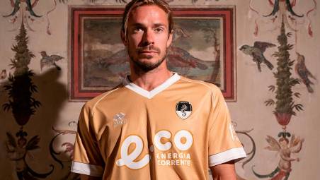 Michele Castagnetti con la terza maglia del Cesena (Cesena Fc)