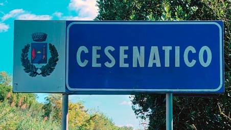 Sbagliato il colore dei cartelli agli ingressi di Cesenatico: il blu è riservato alle Province