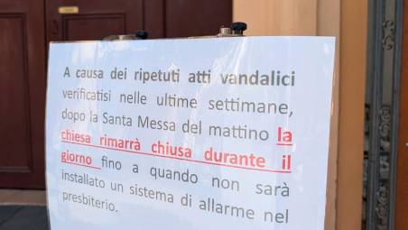 Lugo, atti vandalici: il parroco chiude la chiesa Collegiata