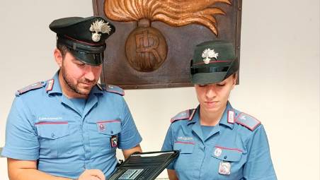 “Pago in contanti”: 29enne beccata con 20 banconote false da 50 euro a Massa Lombarda
