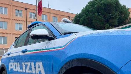 Lugo, finge il bonifico da 50mila euro e ruba il camper