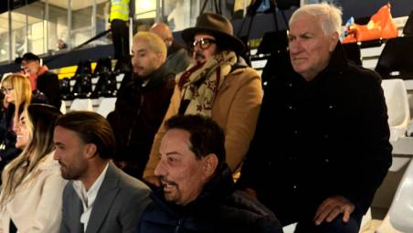 Il gruppo di Nicola Di Matteo sugli spalti dello stadio Comunale di Piancastagnaio sabato scorso