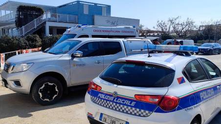 Cesenatico, gli artificieri fanno brillare la bomba in spiaggia VIDEO