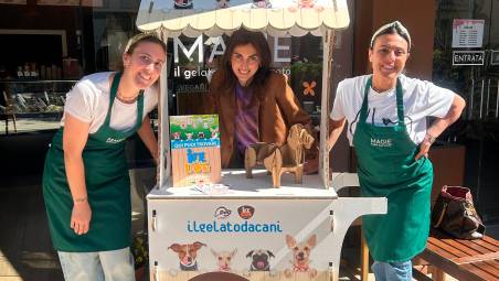 Le tre sorelle Guaitoli con Giulia al centro