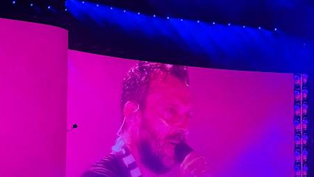 Cremonini con il suo concerto-spettacolo incanta Bologna: il viaggio continua