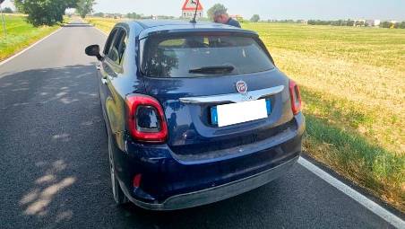 Guida a zig-zag in pieno giorno con un tasso alcolemico 6 volte il consentito: denunciato a Santarcangelo