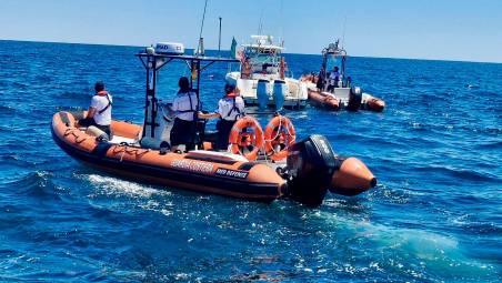 L’intervento della Guardia costiera dopo la chiamata della moglie del diportista 70enne portato in salvo