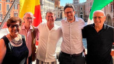 Il sindaco Barattoni oggi ha incontrato i figli di Dennis Mcneice Healy, ufficiale di collegamento canadese protagonista della guerra di Liberazione