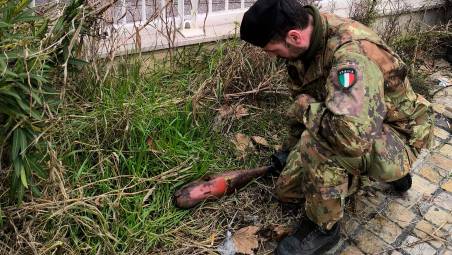 Rimini, un vecchio ordigno inglese senza esplosivo ha mandato in tilt la circolazione ferroviaria
