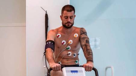 Alberto Cerri nel corso delle visite mediche sostenute lunedì (foto Cesena Fc)