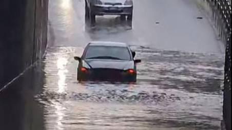 Difficoltà ieri al sottopasso (immagine dalla pagina FB Meteo-Pedemontana Forlivese)