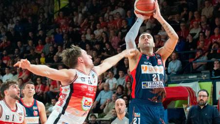 Davide Denegri e Pietro Aradori, le due facce del derby di domenica morosetti