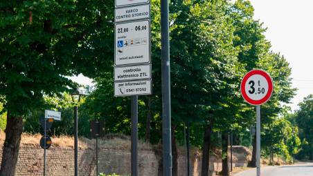 Rimini. Telecamere ztl accese, agenti ai varchi: “Daremo indicazioni tutta l’estate”