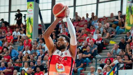 Mark Ogden torna da ex stasera al Pala Pentassuglia