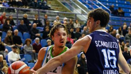 Basket B Nazionale, la Tema crolla a Pesaro