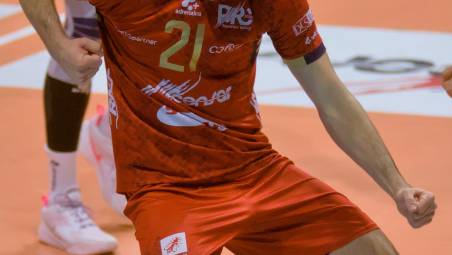 Lo schiacciatore bulgaro Samuil Valchinov esulta foto MASSIMO FIORENTINI