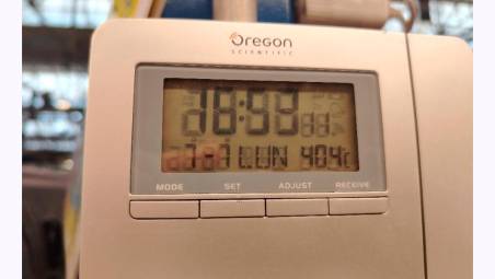 L’immagine della temperatura sul display postata dalla rappresentante sindacale ieri pomeriggio