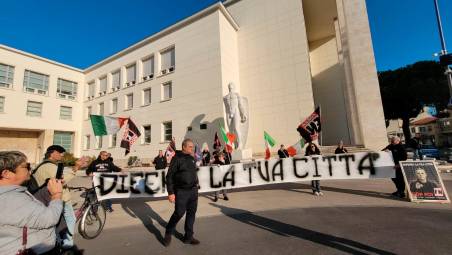 Forlì, il presidio di Forza Nuova: “Ridare l’Italia agli italiani” VIDEO