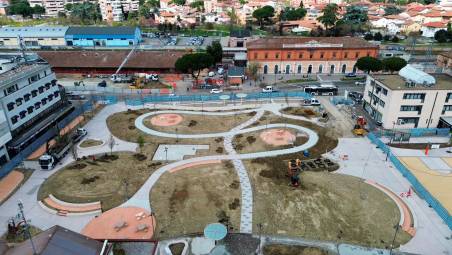 I lavori per la nuova piazza all’insegna del verde e dello sport