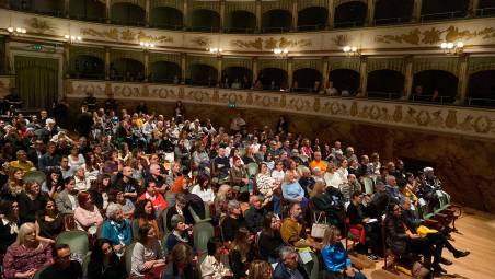 Il teatro Bonci pieno per uno degli eventi di Agorà di ieri