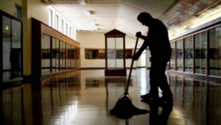 Sotto accusa un collaboratore scolastico
