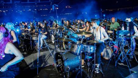 Rockin’ 1000 in concerto in Portogallo: il 15 maggio il click day per fare parte della band