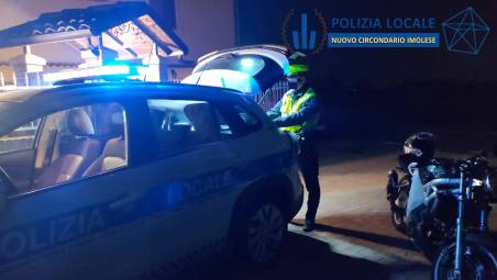 Imola, scontro sulla via Gambellara grave un motociclista lughese di 30 anni