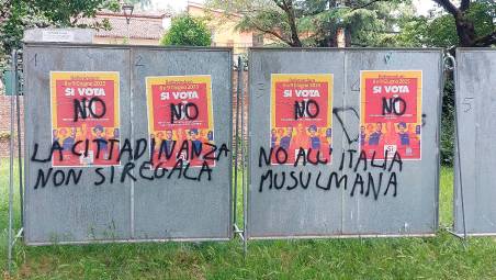Faenza, la Cgil: “Manifesti elettorali imbrattati con scritte razziste, pronti a sporgere denuncia”