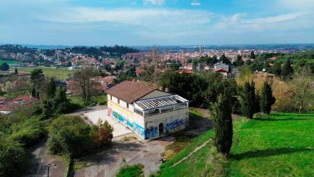 L’ex ristorante “I Gessi” visto dall’alto
