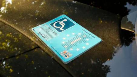 Imola, sostegno alla disabilità: parcheggi e accessi alle ztl con il pass auto