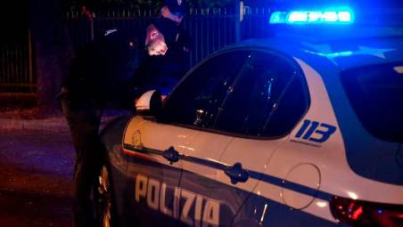 Rimini, 13enne ruba uno scooter e fugge contromano sul lungomare