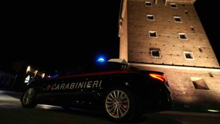 Cervia. Notte rosa, denunce per furto e droga, trovato un coltello