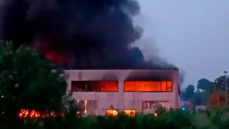 Mercato Saraceno, Arpae dopo l’incendio alla Plastisavio: “Modesto incremento di polveri Pm10, tutelate le acque del Savio”