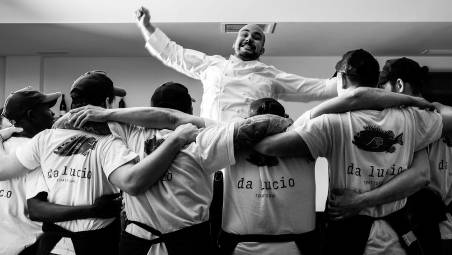 La festa di compleanno da Lucio, foto tratta dal profilo Facebook