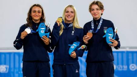 Gaia Urbinati a sinistra con Lucie Schoonheere e Irene Panzavolta (foto Mattia Martegani/CONI)