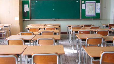 Un’aula scolastica vuota