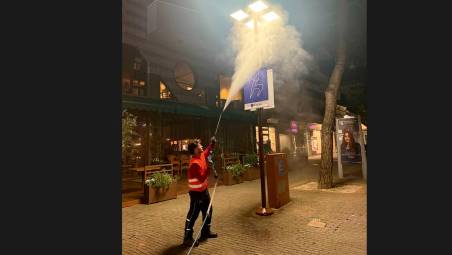 Riccione, pulizie di Pasqua in corso per accogliere i turisti