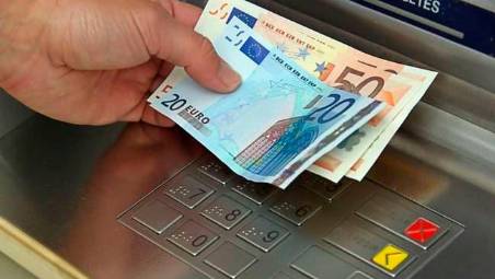 Solarolo, il ladro entra in casa e ruba anche la carta bancomat: tradito dai continui prelievi allo sportello