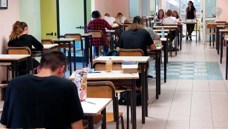 Ravenna. Descrive nel tema gli abusi sessuali durante lo stage con la scuola in un ristorante